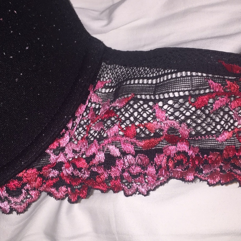 Black bra - Picture 2 of 2